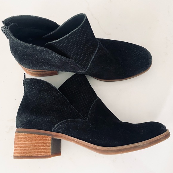 KorkEase Shoes Korks Korkease Brand Black Suede Bootie Size 85